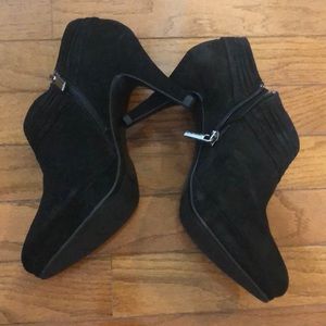 Bandolino round toe high heels booties